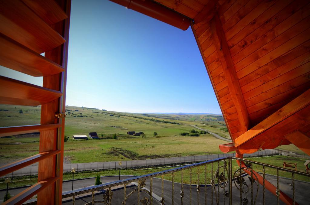 Pensiunea Kemsilvanum Fort Silvan Camar Экстерьер фото